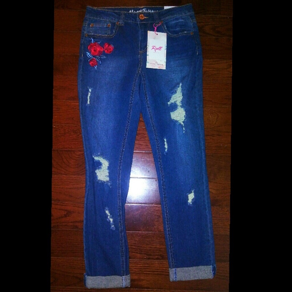 NEW ROLL UP MID RISE JEANS